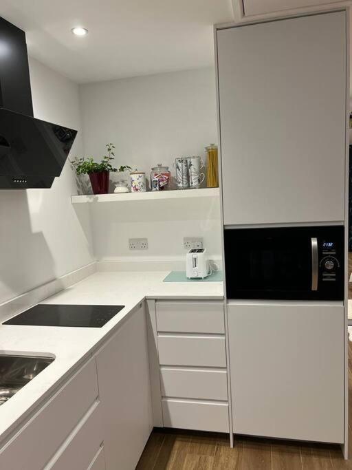 米尔顿凯恩斯Cosy Detached Annexe With Free Off Street Parking公寓 外观 照片