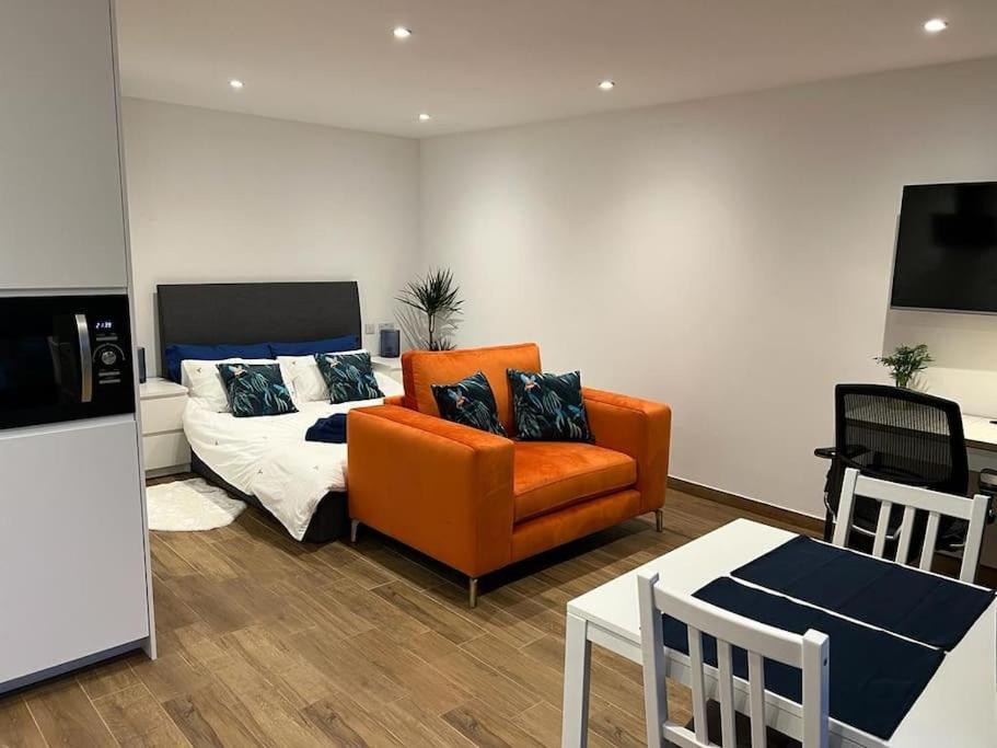 米尔顿凯恩斯Cosy Detached Annexe With Free Off Street Parking公寓 外观 照片